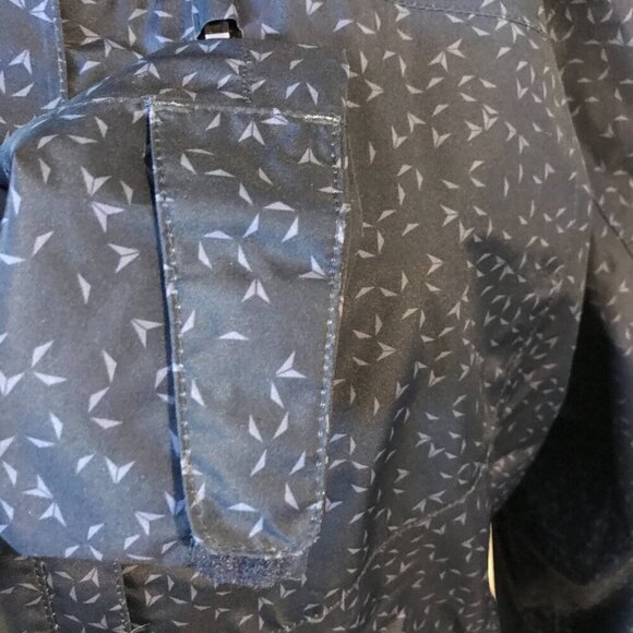 Paradox lightweight rain jacket with hood. Navy with allover pattern. Size XL - Picture 6 of 11